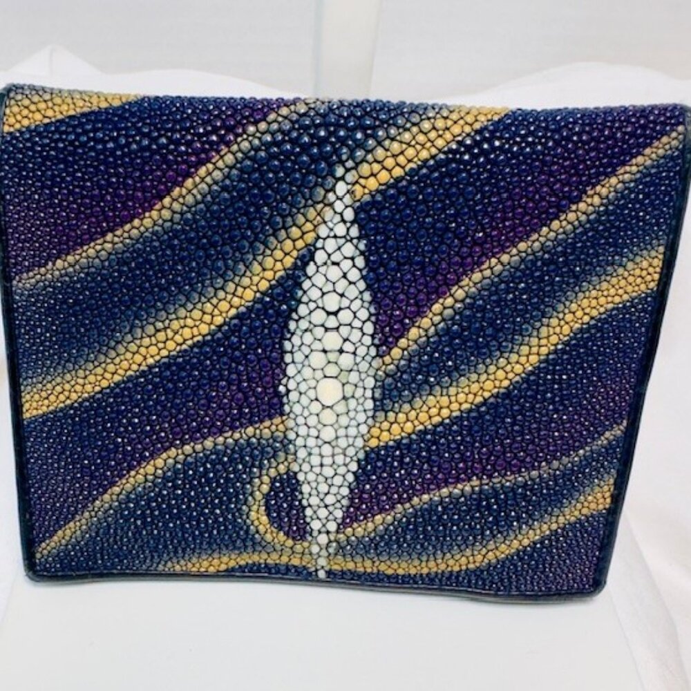 Men’s Genuine Stingray Leather Wallet – Bi-Fold | Multiple Card Slots